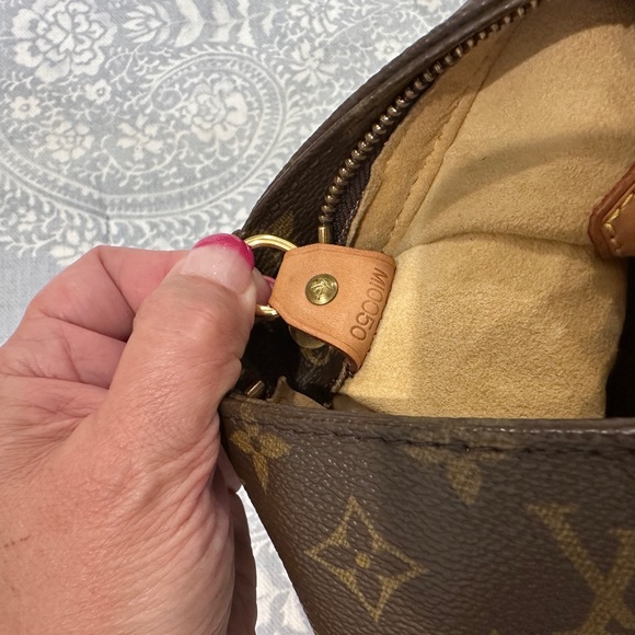 Louis Vuitton looping bag - Picture 8 of 8